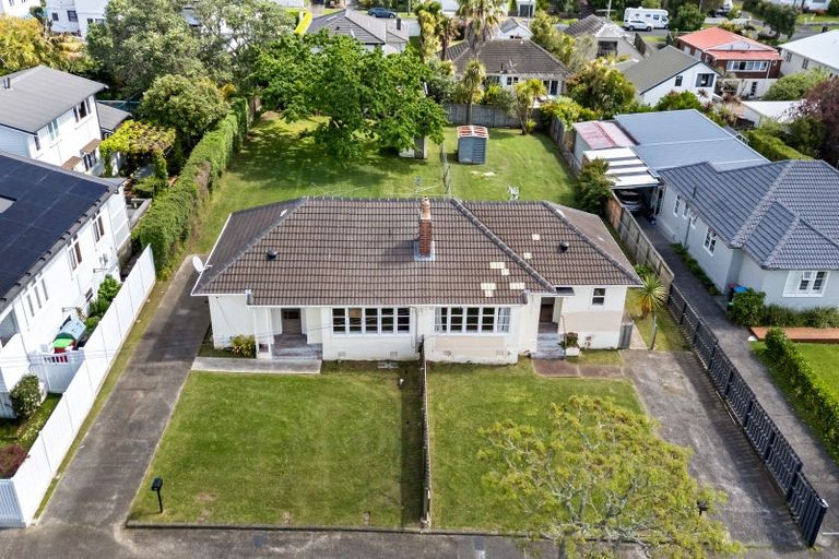 Photo of property in 50 Walmer Road, Point Chevalier, Auckland, 1022