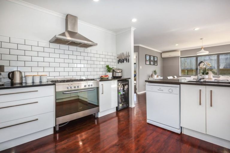 Photo of property in 120 Endeavour Drive, Whitby, Porirua, 5024