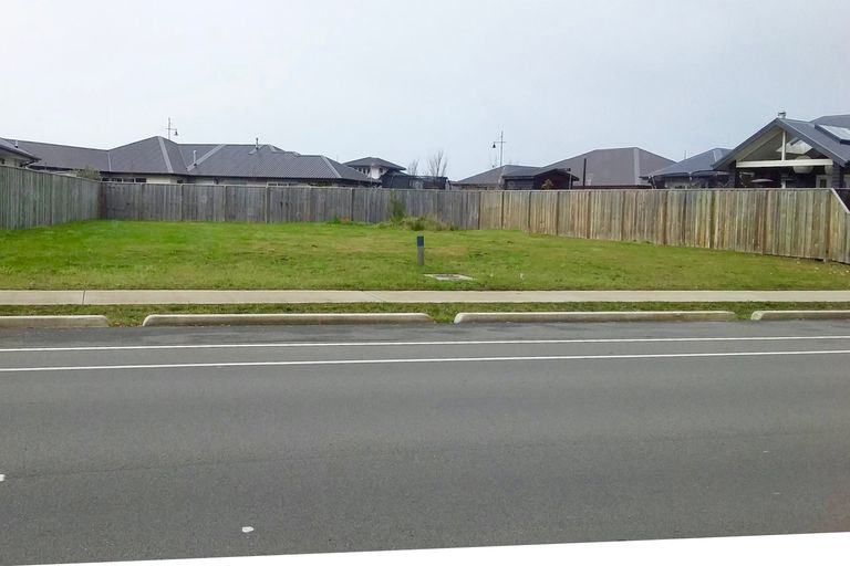 Photo of property in 100 Infinity Drive, Pegasus, 7612