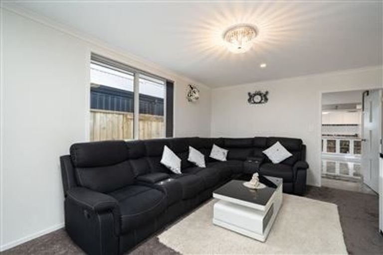 Photo of property in 17 Pimelea Street, Papamoa Beach, Papamoa, 3118