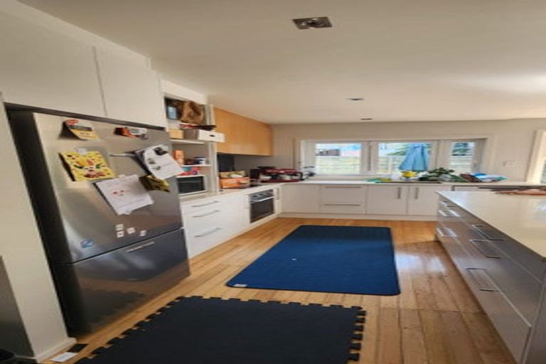 Photo of property in 13 Raleigh Road, Northcote, Auckland, 0627