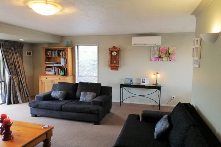 Photo of property in 26 Te Maru Place, Redwood, Christchurch, 8051