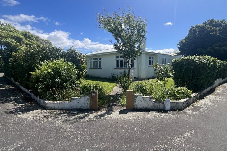 Photo of property in 9 Graham Place, West End, Palmerston North, 4410