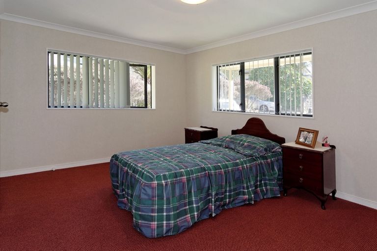 Photo of property in 12 Greenwoods Close, Titirangi, Auckland, 0604