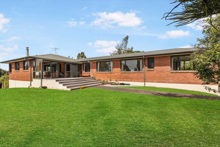 Photo of property in 116 Wood Bay Road, Titirangi, Auckland, 0604