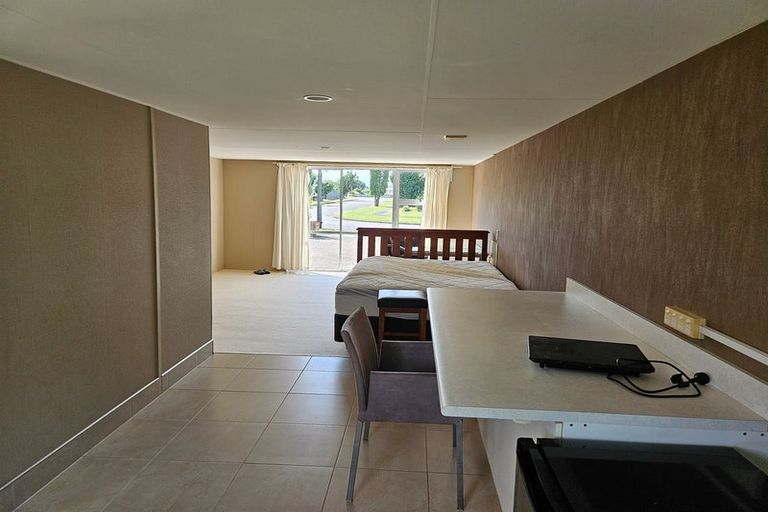 Photo of property in 9 Kapiti Place, Awapuni, Palmerston North, 4412