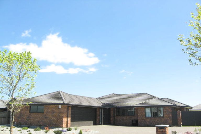 Photo of property in 27 Riverwood Boulevard, Redwood, Christchurch, 8051