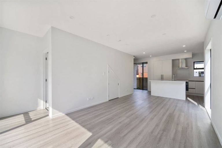 Photo of property in 19 Clay Works Lane, New Lynn, 0600