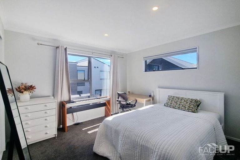 Photo of property in 1 Ko Tohu Place, Hobsonville, Auckland, 0616