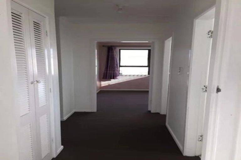 Photo of property in 36 Longburn Road, Henderson, Auckland, 0610