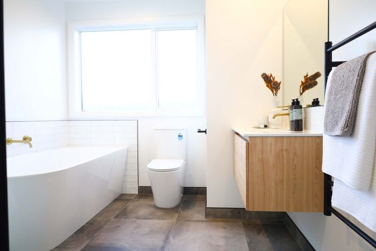 Photo of property in 92 Freedom Drive, Kelvin Grove, Palmerston North, 4470