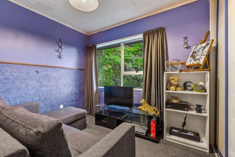 Photo of property in 16 Ribblesdale Road, Henderson, Auckland, 0612
