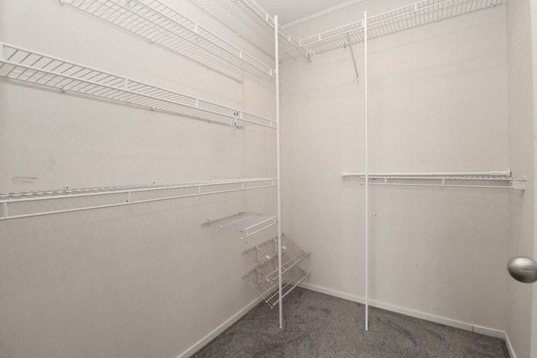 Photo of property in 15 Erne Crescent, East Tamaki, Auckland, 2016