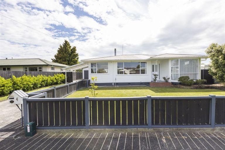 Photo of property in 4 Tingey Place, Awapuni, Palmerston North, 4412