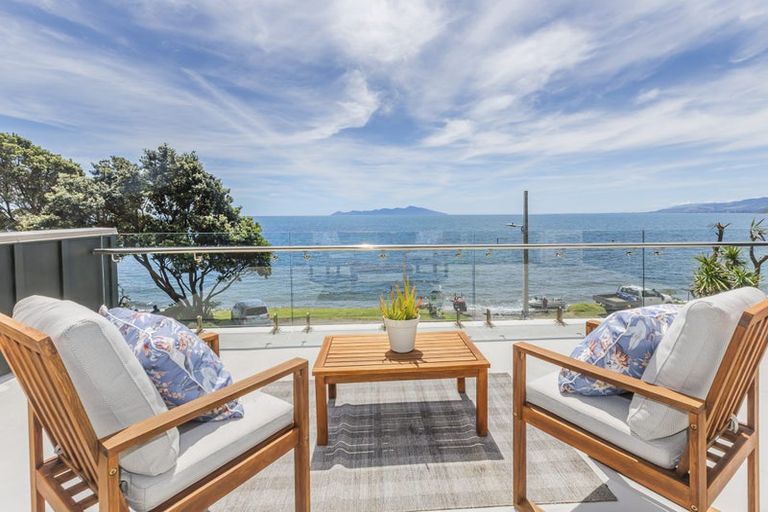 Photo of property in 10 Ocean Parade, Pukerua Bay, 5026