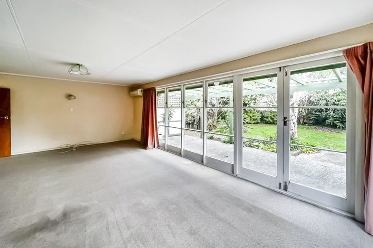 Photo of property in 6 Eton Place, Terrace End, Palmerston North, 4410