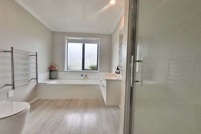 Photo of property in 10 Greenwich Street, Papamoa, 3118