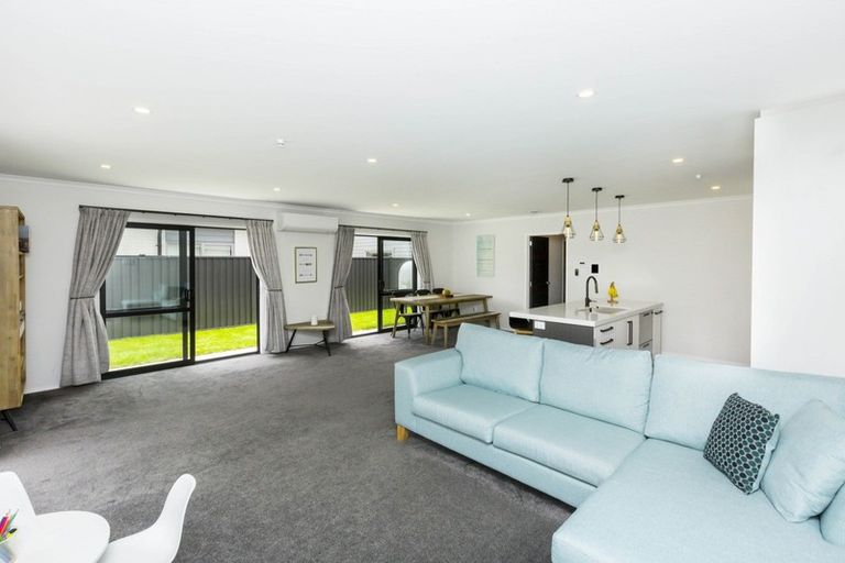 Photo of property in 11 Pattullo Crescent, Wallaceville, Upper Hutt, 5018