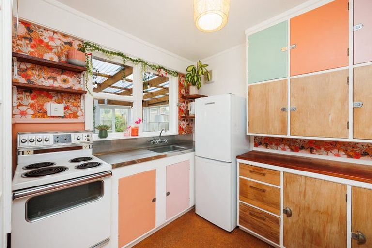 Photo of property in 16 Chrystal Street, Foxton Beach, Foxton, 4815