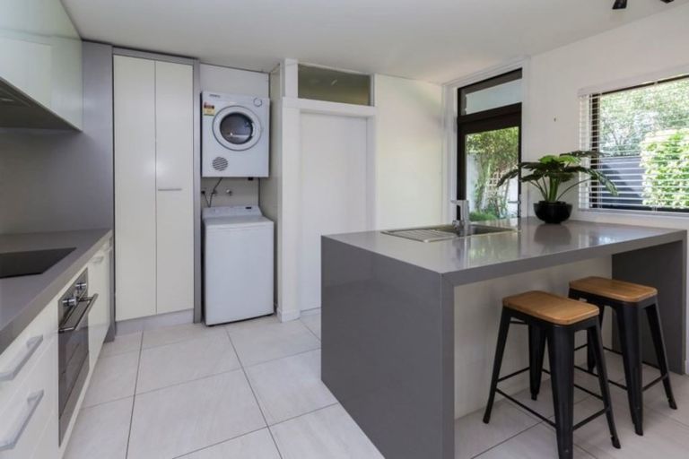 Photo of property in 94b Aikmans Road, Merivale, Christchurch, 8014