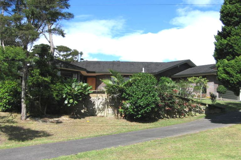 Photo of property in 184 Cliff View Drive, Green Bay, Auckland, 0604