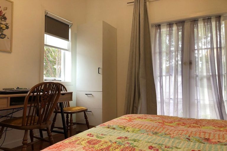 Photo of property in 2 Blacks Road, Greenhithe, Auckland, 0632