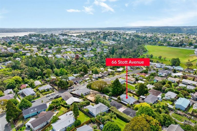 Photo of property in 66 Stott Avenue, Birkdale, Auckland, 0626