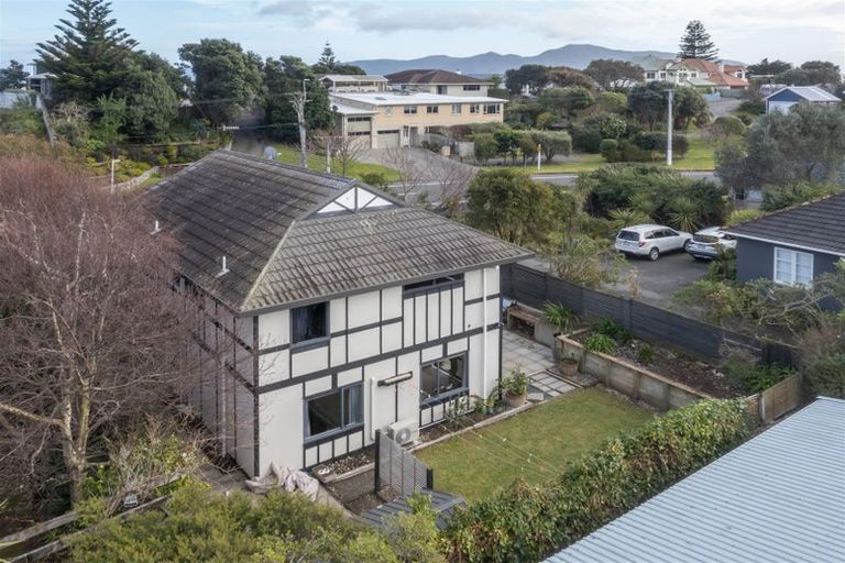 Photo of property in 300 Rosetta Road, Raumati Beach, Paraparaumu, 5032
