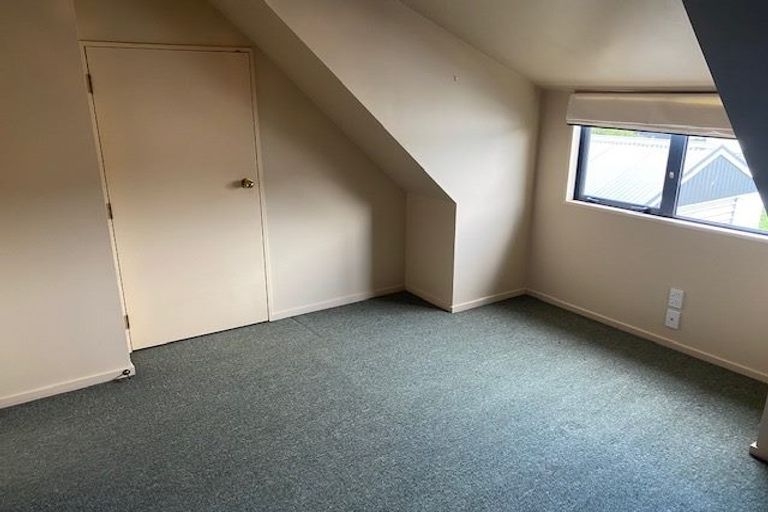Photo of property in 2/218 Edgeware Road, Edgeware, Christchurch, 8013