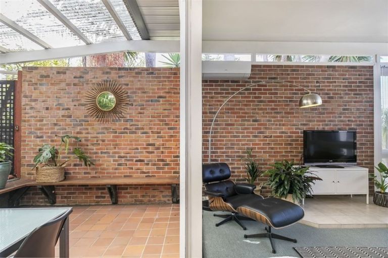 Photo of property in 98 Hillcrest Avenue, Hillcrest, Auckland, 0627