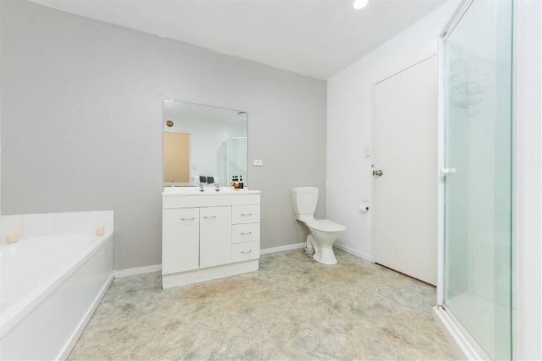 Photo of property in 3/31 Lucienne Drive, Ranui, Auckland, 0612