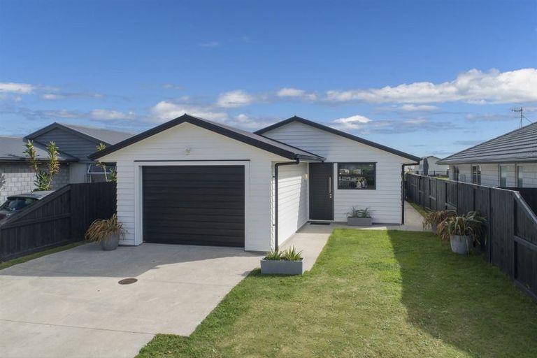 Photo of property in 42 Cupples Street, Papamoa Beach, Papamoa, 3118