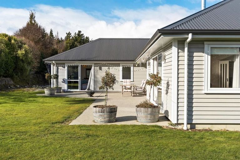 Photo of property in 22 Charles Court, Lake Hawea, Wanaka, 9382