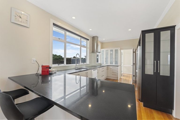 Photo of property in 2 Kapiti Terrace, Castlecliff, Whanganui, 4501