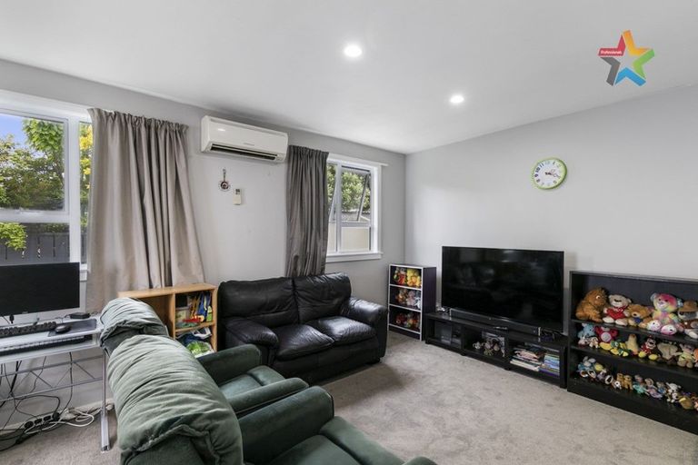 Photo of property in 1a Waldie Grove, Avalon, Lower Hutt, 5011