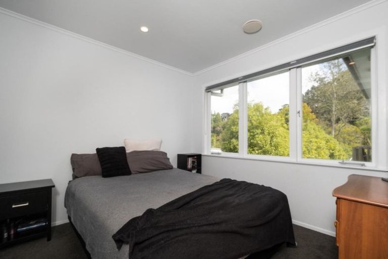 Photo of property in 142 Waitakere Road, Waitakere, Henderson, 0782