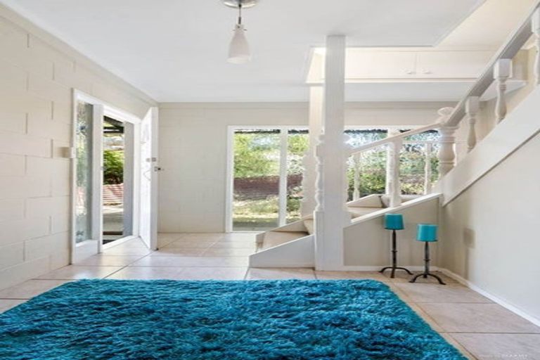 Photo of property in 37 Wyoming Avenue, Murrays Bay, Auckland, 0630