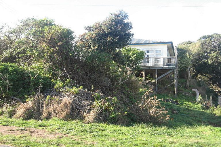 Photo of property in 36 Aperahama Street, Paekakariki, 5034