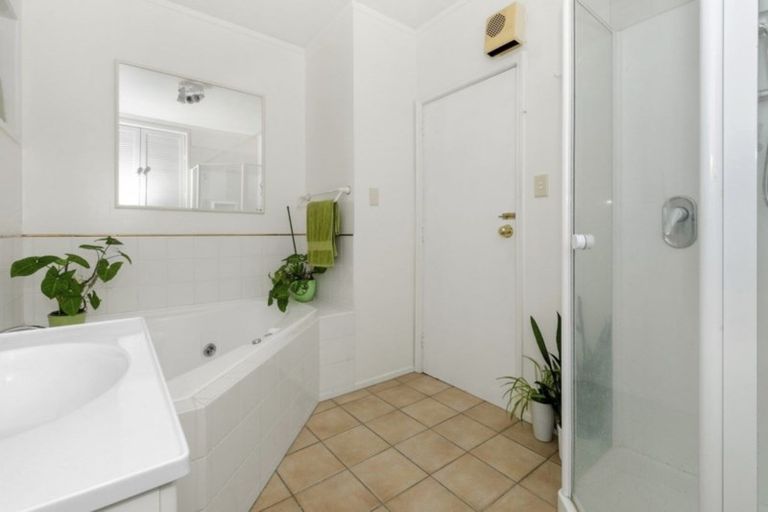 Photo of property in 11 Rangitoto View Road, Cockle Bay, Auckland, 2014