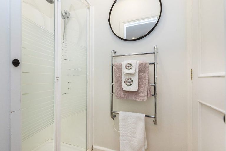 Photo of property in 2 Royds Street, Fendalton, Christchurch, 8014