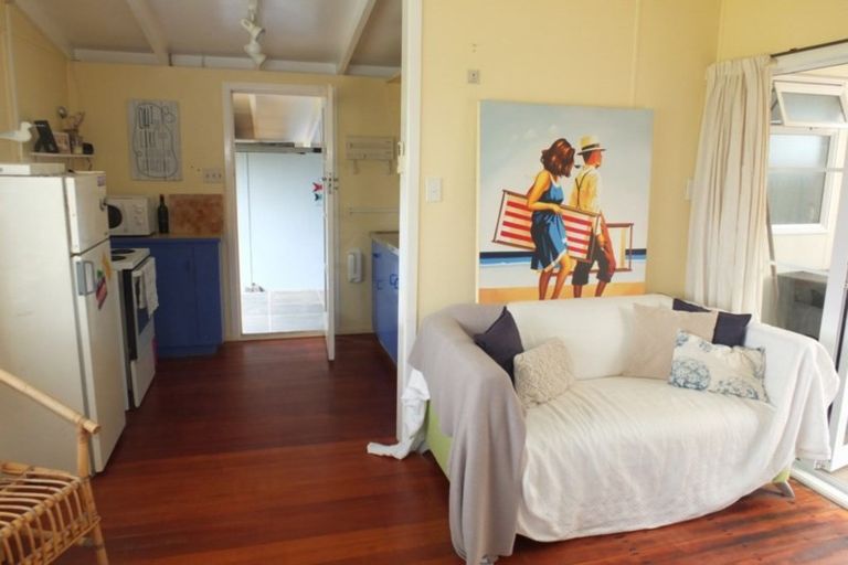 Photo of property in 20 Marine Parade South, Foxton Beach, Foxton, 4815