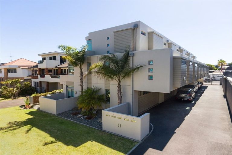 Photo of property in 4/35 Victoria Road, Mount Maunganui, 3116