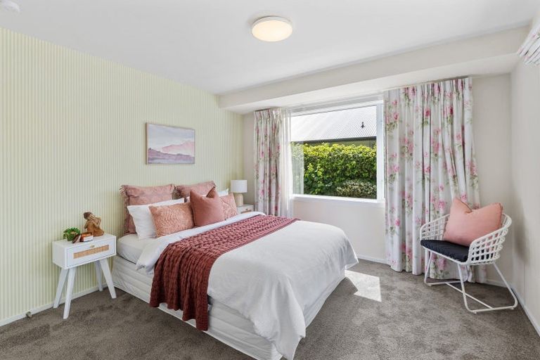 Photo of property in 12 Searells Road, Strowan, Christchurch, 8052