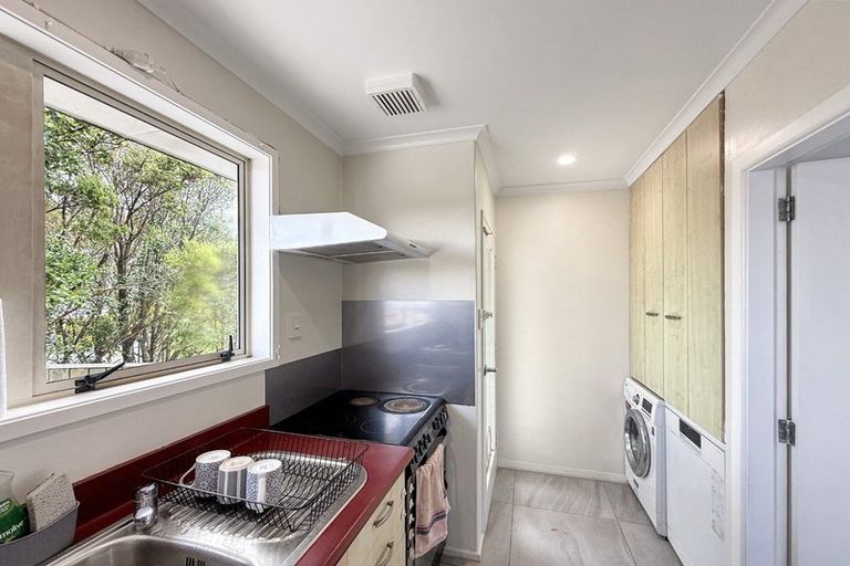 Photo of property in 280a Dowse Drive, Maungaraki, Lower Hutt, 5010