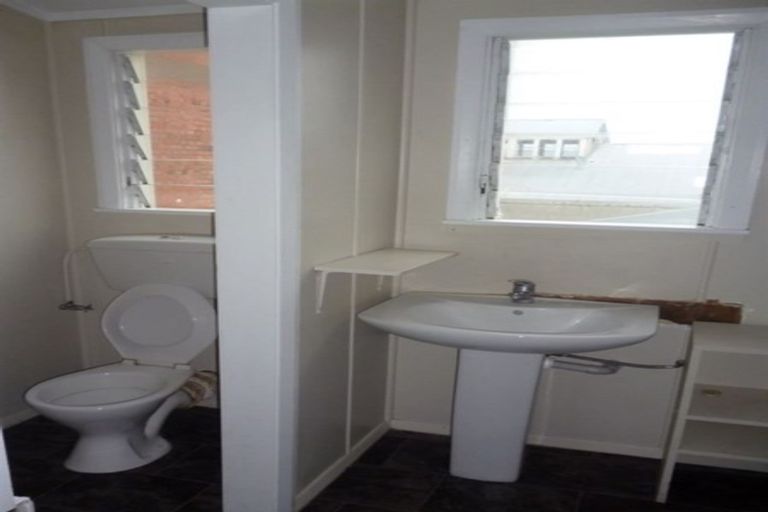 Photo of property in 13a Victoria Avenue, Waiuku, 2123