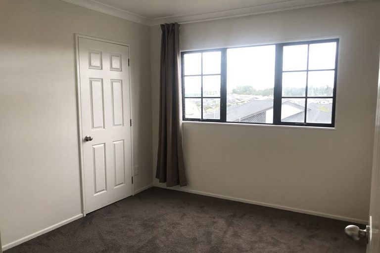 Photo of property in 6 Carrigans Close, Pinehill, Auckland, 0632