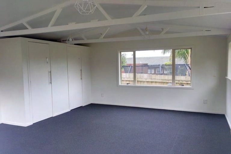 Photo of property in 2 Wyoming Avenue, Murrays Bay, Auckland, 0630