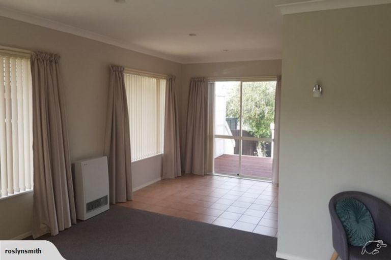 Photo of property in 16 Rathmar Drive, Manurewa, Auckland, 2105