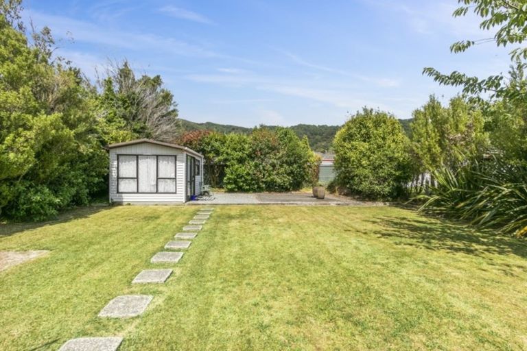 Photo of property in 43 Totara Street, Wainuiomata, Lower Hutt, 5014