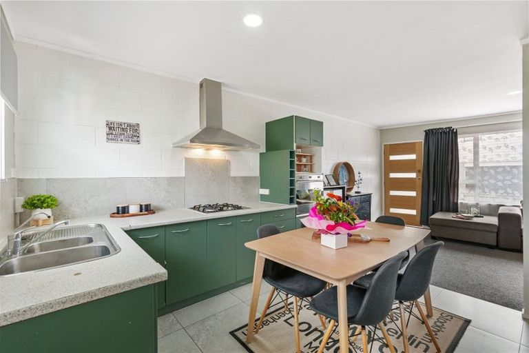 Photo of property in 3/112 Gossamer Drive, Pakuranga Heights, Auckland, 2010